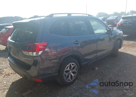 2020 Subaru Forester Premium z USA, uszkodzony, nr VIN JF2SKAJC8LH425975